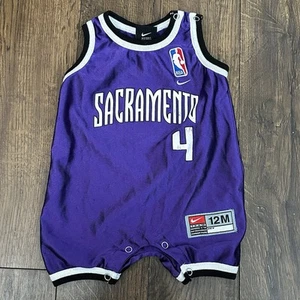 Maglione pagliaccetto maglia bambino vintage Sacramento Kings Chris Webber Nike taglia 12 mesi - Foto 1 di 6