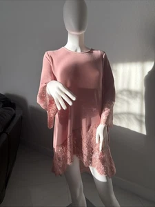 Vestido túnica de encaje con ribete en contraste Suzanne Betro rosa talla grande nuevo con etiquetas - Imagen 1 de 10