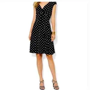 Ralph Lauren schönes schwarz gepunktetes Kleid mit Flügelärmeln Größe 2 gebraucht, in einwandfreiem Zustand - Bild 1 von 10