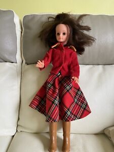 Ancienne poupée mannequin Cathy de BELLA avec ses vétements d’origine ht 49cm