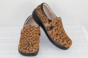 Alegria Kara Damen-Wildleder-Clogs bequeme Schuhe 7-7,5 Weite Leopard neu ohne Karton - Bild 1 von 10