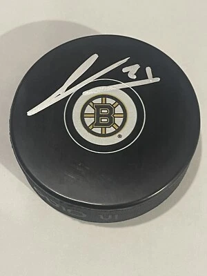 Disco de hóquei Beckett assinado por James Van Riemsdyk Boston Bruins certificado de autenticidade BAS a - Imagem 1 de 2