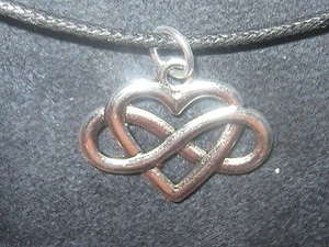 25mm CELTIC INFINITY HEART IRELAND IRISH SILVER PENDANT CHARM NECKLACE - Picture 1 of 1