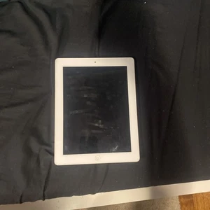 Apple iPad 3rd Gen. 16GB, Wi-Fi, 9.7in - White - Picture 1 of 2