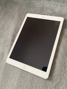 Apple Ipad 1st Generation White A1475 No Power - Picture 1 of 23