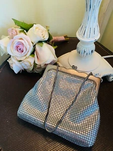 Vintage Glomesh platinum handbag collection 1970s beautiful Made Australia - Picture 1 of 3