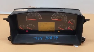 Cuadro de instrumentos usado Volvo VNM P#22261626-P01 / 714-10874 - Imagen 1 de 8
