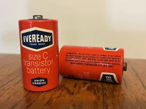 Vtg DEAD Eveready Size C Transistor Battery - Picture 1 of 2