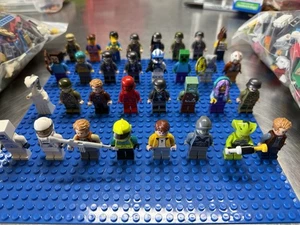 LEGO Mixed Lot 8.8 lbs 32 Minifigures Bulk Bricks Pieces Random Build Set # 7 - Picture 1 of 6