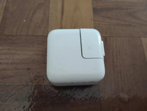 AUTHENTIQUE Apple Adaptateur Secteur Charge Rapide USB 12W pour iPad iPhone Blanc, - Photo 1 sur 3