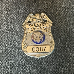 Vintage D.A. Insignia Snider Special Agent 00117 (B10) - Imagen 1 de 4