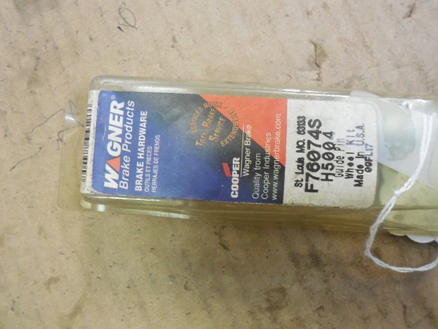 Perno de pinza de freno de disco Wagner F760745 para Chevy GMC H356 Foto 1 de 2