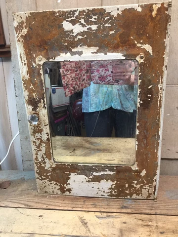 Retro Vintage Metal Wall Mount Medicine Cabinet Chippy Paint Beveled Mirror Cover