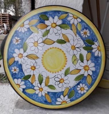 Tavolo in pietra lavica dipinto a mano. - Immagine 1 di 4