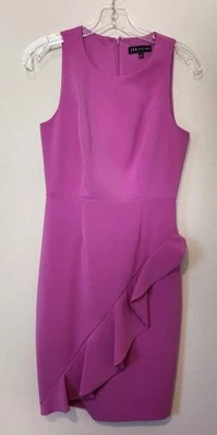 Vestido Vaina JAX Etiqueta Negra Volantes Sin Mangas Forrado Barbiecore Oficina Sirena 4 Foto 1 de 4