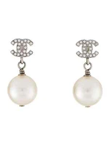 Neu CHANEL CC Swarovski Kristalle & Perlen Charm Ohrringe - Bild 1 von 15