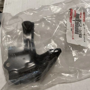 2019-2021 Toyota Camry Front Bumper Upper Left Arm 52142-06160 OEM - Picture 1 of 2
