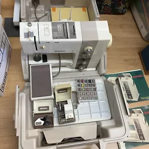 Bernina 930 Sewing Machine with Accessories - Picture 1 of 16