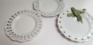 3 Set, Two’s Company Milk Glass Plates White Lace Rim 6” Sticker Two’s Company - Picture 1 of 5