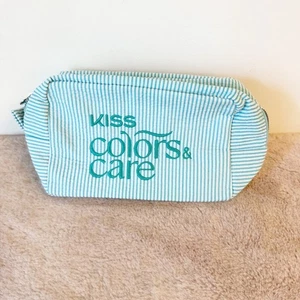 Neu! Blaue Searsucker Kosmetiktasche Kiss Colors & Care - Bild 1 von 6