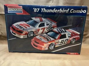 Nuevo en caja 1996 monograma escala 1:24 '87 Thunderbird combo NASCAR 7 Kulwicki 90 Schrader - Imagen 1 de 7