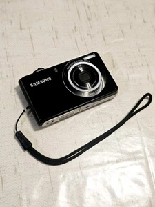 Samsung PL100 12.2MP Digital Camera Selfie Screen Sans Chargeur ! - Foto 1 di 8