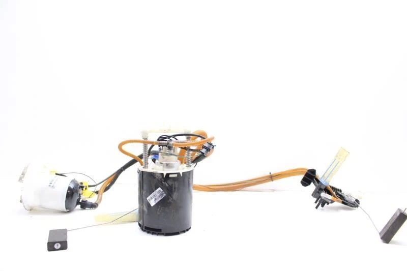 06-09 Land Rover Range Rover 4.2L V8 Gas Tank Fuel Pump w/ Sender Unit WGS500082 - Image 1 of 4