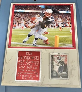 Rob Gronkowski Patriots Unsigned Plaque w/ 8x10 Photo, Card, Nameplate - Picture 1 of 4