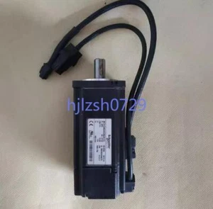Servomotor Schneider 400W usado 1 pieza BCH0602032A1C - Imagen 1 de 4