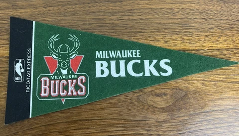 Milwaukee Bucks Vtg NBA Basketball Mini Pennant 4"x 9" Rico Tag Express Cover