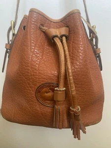 Vintage 90's DOONEY & BOURKE Drawstring Bucket Crossbody Bag Natural Tan - Picture 1 of 9