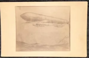 FOTO CARTOLINA RPPC~DISEGNO DI ZEPPELIN IN ARIA~DIRIGIBILE~AVIAZIONE - Foto 1 di 3