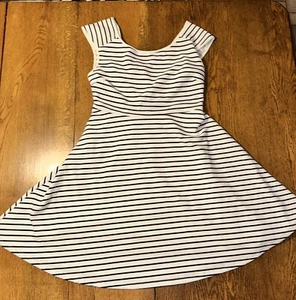Torrid Dress 1 1X Plus Size White Black Stripe Textured Ribbed Skater Cross Back - Picture 1 of 19