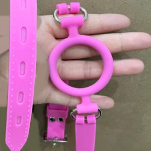 Bondage Rosa Vollsilikon Offener Mund Knebel Fixation O Ring Schloss Schnalle - Bild 1 von 13