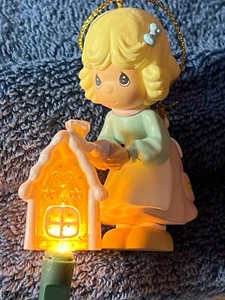 Adorno Navidad Preciosos Momentos Niña Decora Casa Pan de Jengibre PO7033 - Imagen 1 de 7