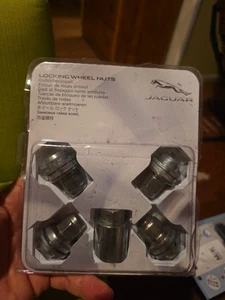 Genuine Jaguar Wheel Nuts Locking Chrome Kit Lock N C2S17485 - Bild 1 von 2