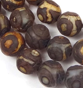 10mm Tibetan Agate Etched Round Beads (18 pcs) - Picture 1 of 3