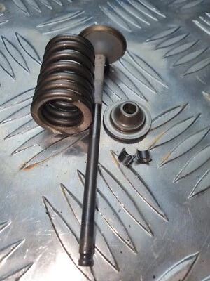 YAMAHA YZF-R1 2009 2014 09 14 14B BIG BANG CULATA ASIDERO VÁLVULA Foto 1 de 4