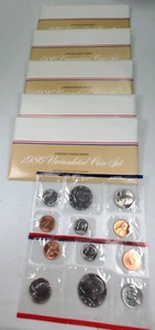 ☆1 Set from Lot☆ 1986 P D Uncirculated Coin Set - Picture 1 of 1