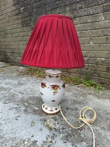 Vi Tage Royal Albert Old Country Rose's Large Table Lamp With Original Shade - Picture 1 of 10