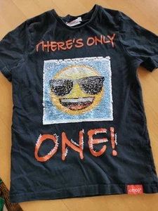 Jungen T-Shirt Gr 134/140, mit Wendepailletten - Bild 1 von 2