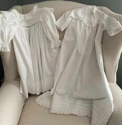 2 vestidos infantiles vintage hechos a mano de algodón y encaje Foto 1 de 4