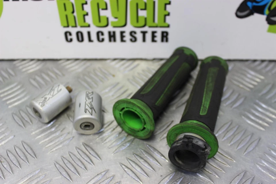 Empuñaduras y pesos finales de barra Kawasaki ZX6R 1998 1999 G1 G2 ZX 6 R ZX-6R Ninja B166 Foto 1 de 4