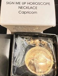 Avon SIGN ME UP HOROSCOPE ~ CAPRICORN Necklace Gold-tone NEW In Box Sealed - Picture 1 of 2