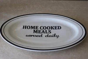 HOME ESSENTIALS "COMIDAS CASERAS SERVIDAS DIARIAMENTE" PLATO(s) ovalado(s) - Imagen 1 de 1