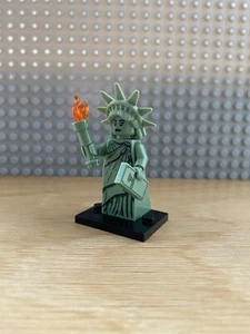 Lego Minifigures Serie 6 Lady Liberty (8827) - Foto 1 di 4