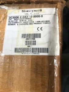 Honeywell UDC3000 Versa-pro DC300K-E-0A3-10-00000-0 - Picture 1 of 3
