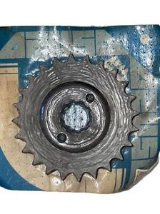 24T ENGINE SPROCKET 1955-1969 BIG TWIN HARLEY-DAVIDSON NOS - Picture 1 of 1
