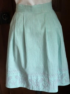 Medio Delantal De Colección Verde/Blanco Guinga Algodón con Rosa Bordado Mariposas - Imagen 1 de 8