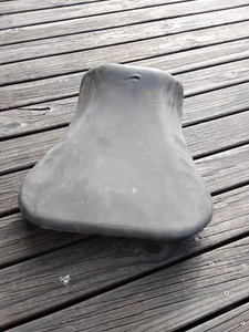 Suzuki GSXR 750 '04 Front Drivers Riders Seat Cushion - Picture 1 of 9